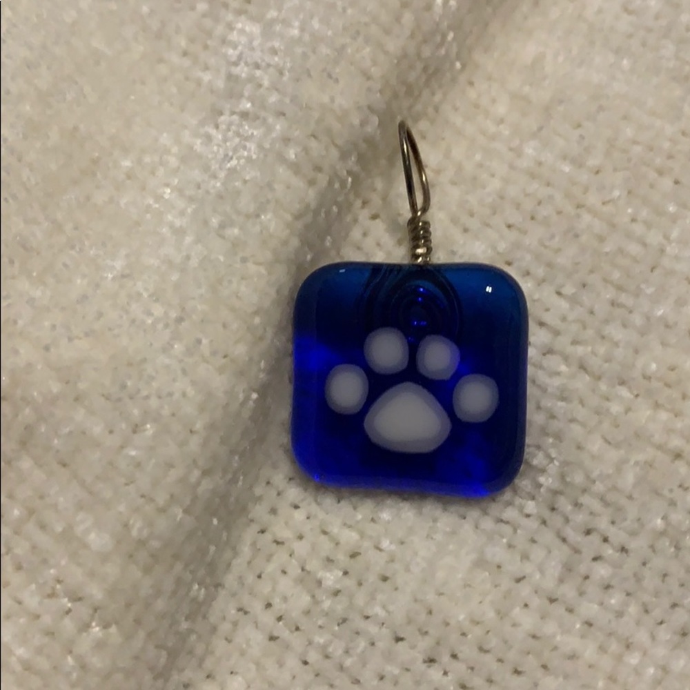 Handmade, University of Kentucky cat paw pendant